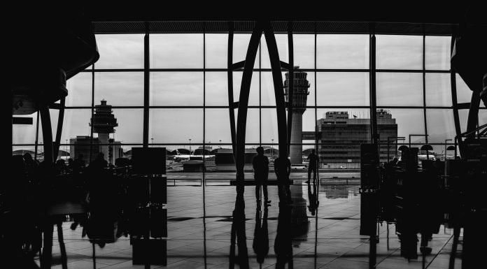 airport food, (Image Source: Pexels) airport food