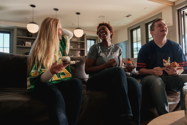 Hang Out at Popular Local Lounges or Cafés