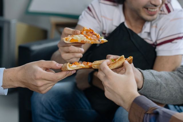 eating with hand