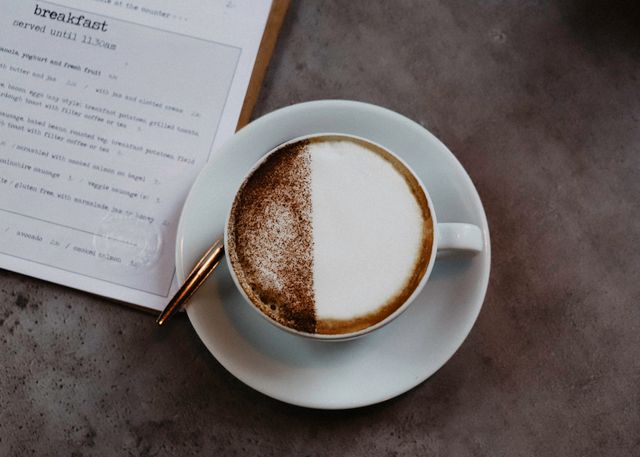 Coffee cups on a table in a coffee shop
