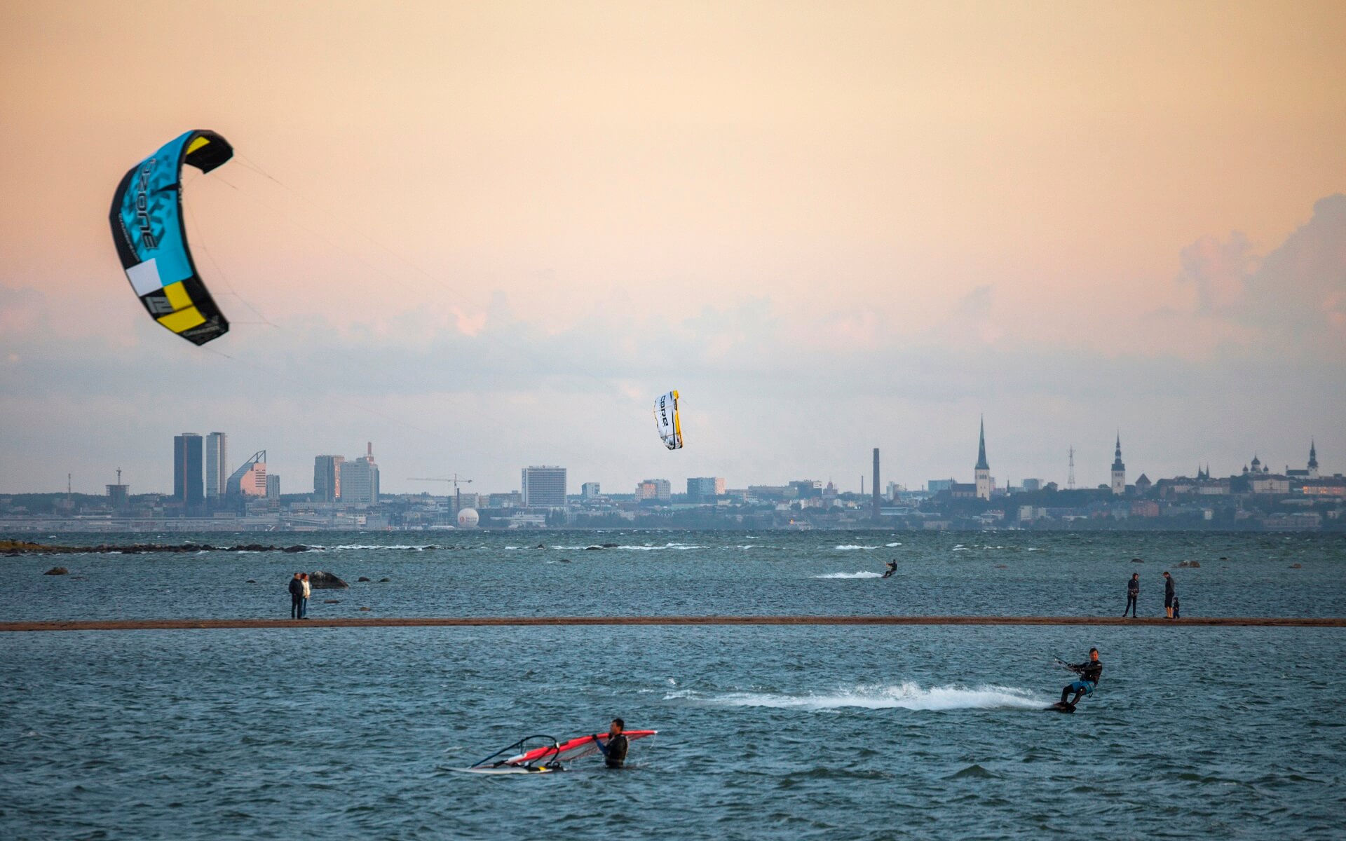 windsurfing in goa