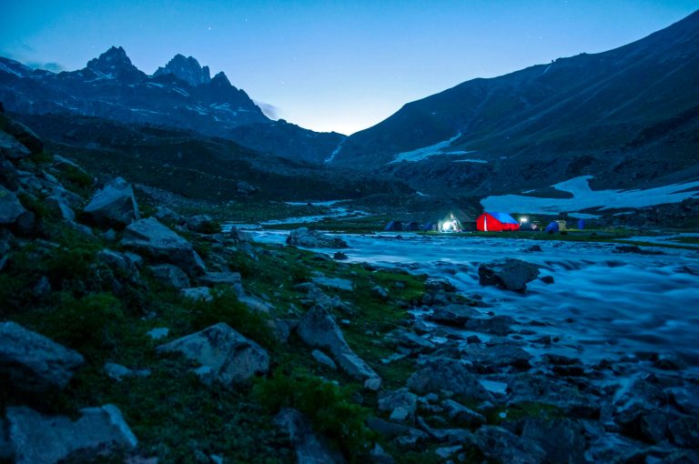 9 Things To Keep in Mind For A Night Trek Survival