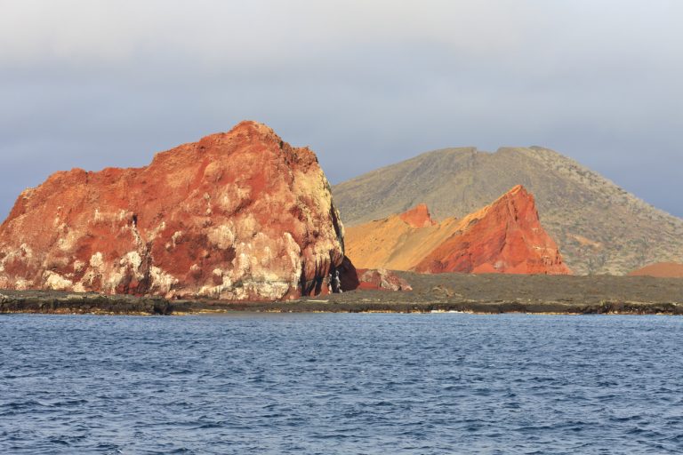 Santiago Island: Travel Guide to the Island of Volcanic Formations and Wildlife