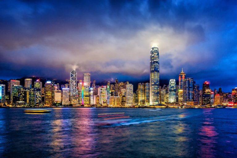 Explore Hong Kong – the Hustling Bustling Island City