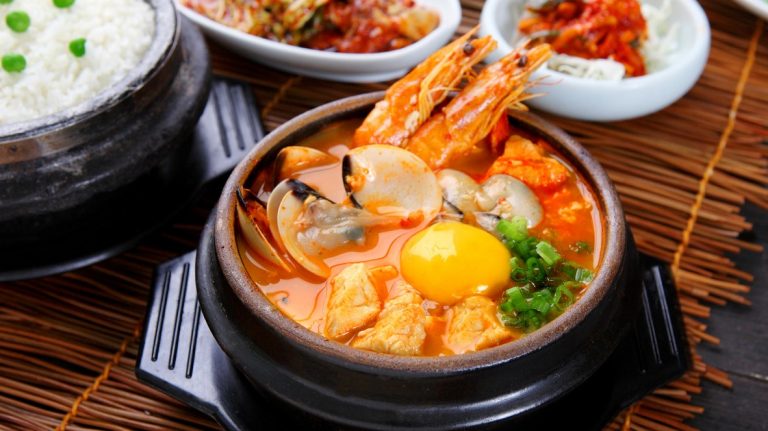 Mouth-Watering South Korean Food You HAVE TO Try