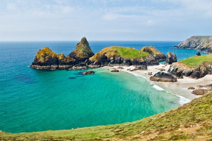 Kynance Cove beach, Lizard peninsula, South West Cornwall, UK.