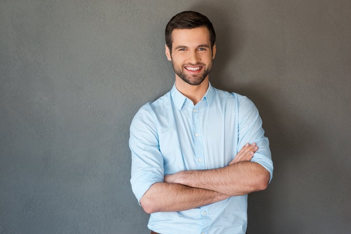 Man wearing semi spread collar shirts as travel outfits for men