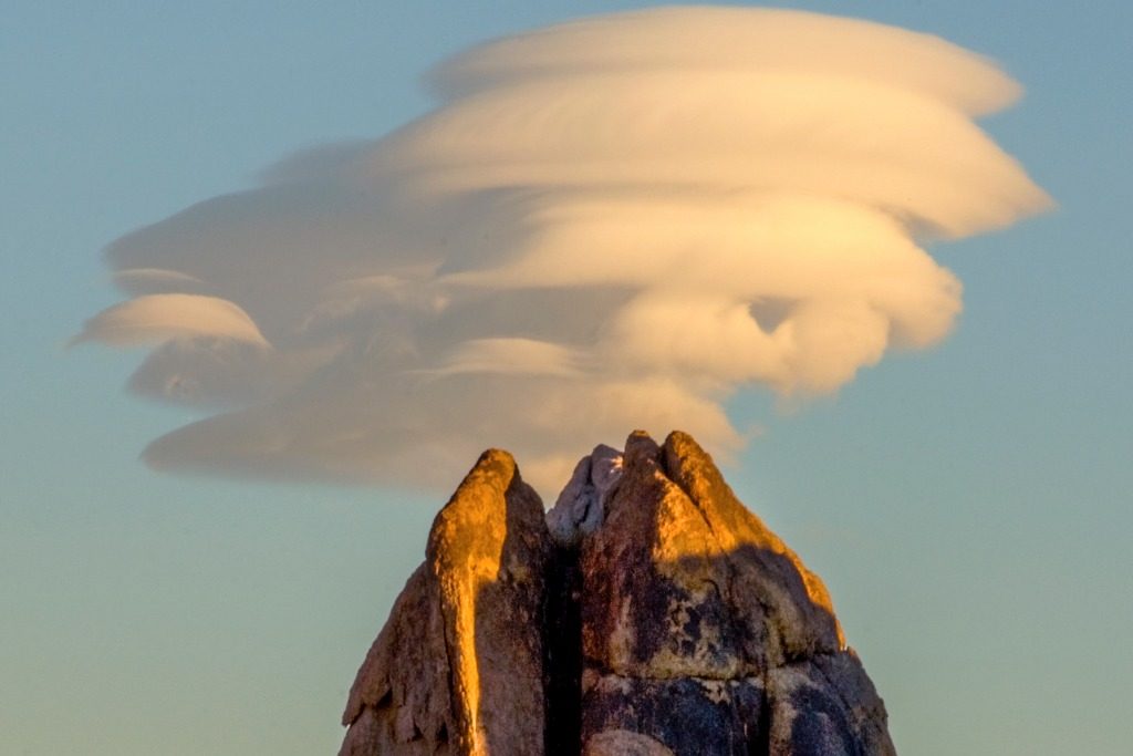 Lenticular clouds