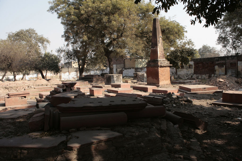 Lothian cemetery in Delhi