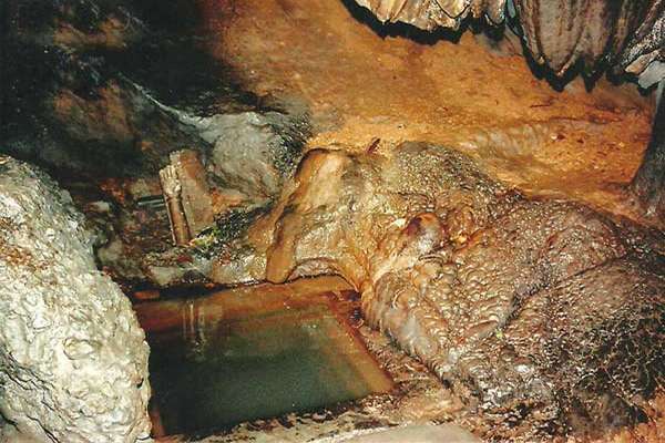 Patal-Bhuvaneshwar-Cave