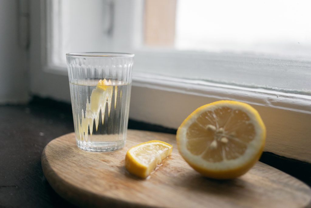 lemon in water