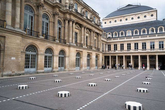 Colonnes de Buren, Palais Royal, Paris