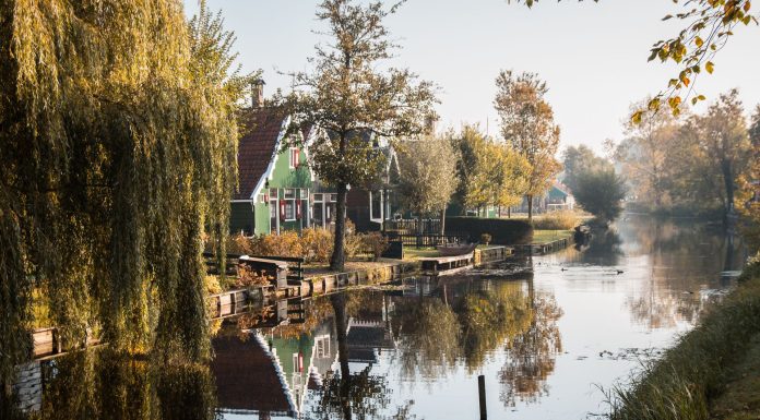 Giethoorn, (Image Source: Pexels) Giethoorn