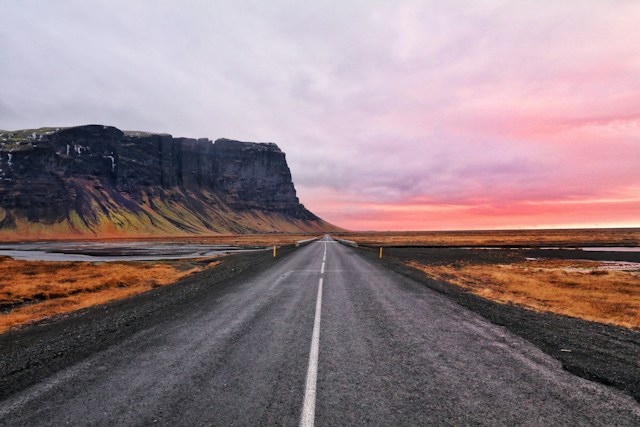 scenic road drives in iceland