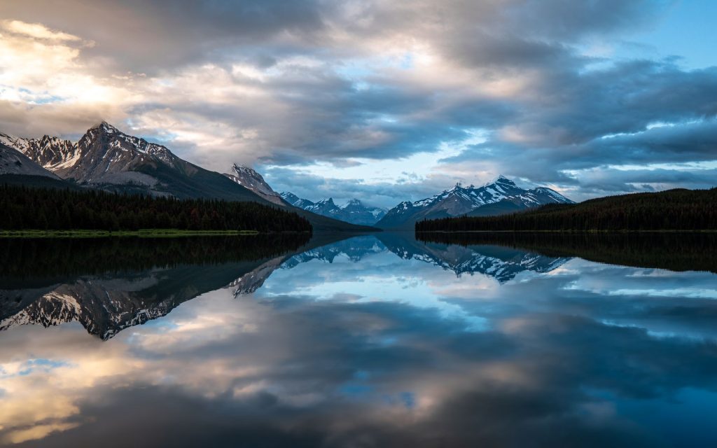 Maligne-Lake