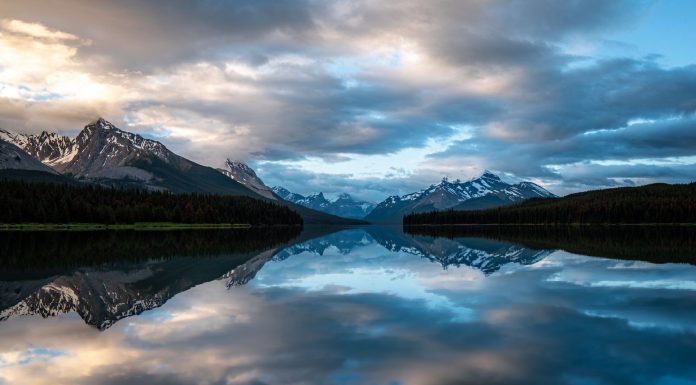Maligne-Lake, (Image Source: Pexels) Maligne-Lake