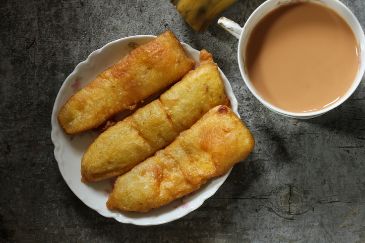 Banana fritters / Pazham Pori -A Popular Kerala deep fried snack with ripe plantains