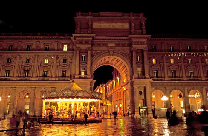 Florence square in the night, Game