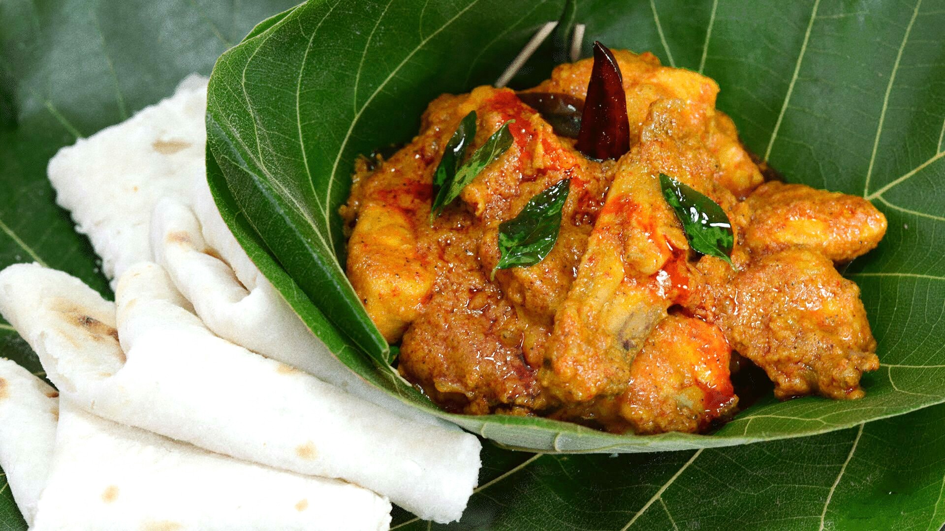 Kori Ghassi or chicken curry is among the popular karnataka foods