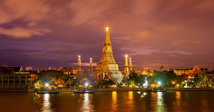 Wat Arun Temple at sunset in Bangkok, Thailand