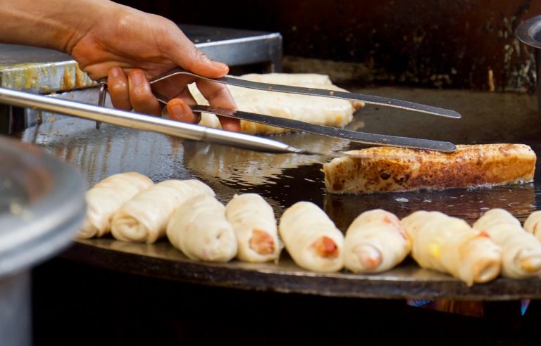 Have The Best Of Street Food In Kolkata