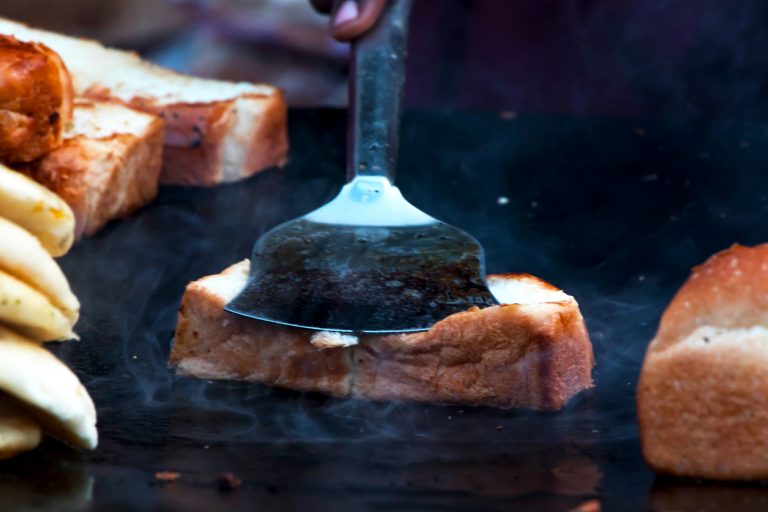 Here’s Some Of The Best Street Food In Mumbai