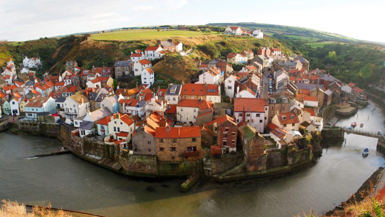 A Travel guide to the seaside town of Staithes, Yorkshire
