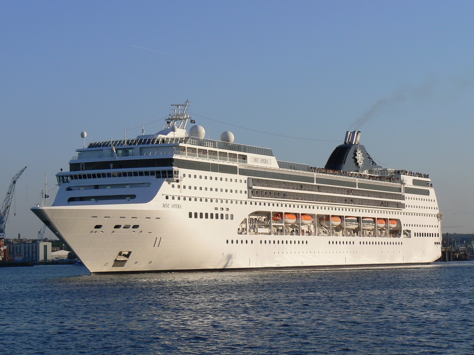 Cruise Ship In Venice Crashes Into Smaller Boat And Dock Four People Injured Travel Earth