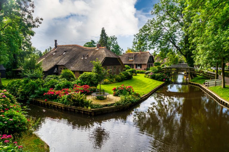 Visit The Dutch Village With No Roads: Giethoorn