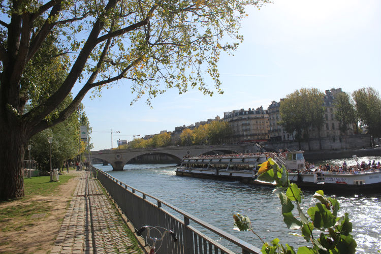 Eurotrip: Walking along Seine