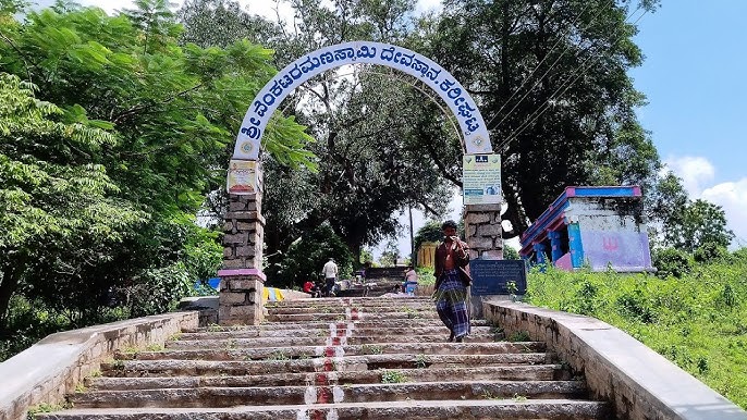 Karighatta temple is located on the Karighatta hill outside the island town of Srirangapatna.