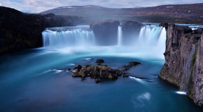 famous waterfalls, (Image Source: Pexels) famous waterfalls