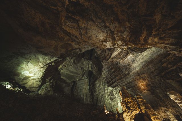 Mawsmai-Cave