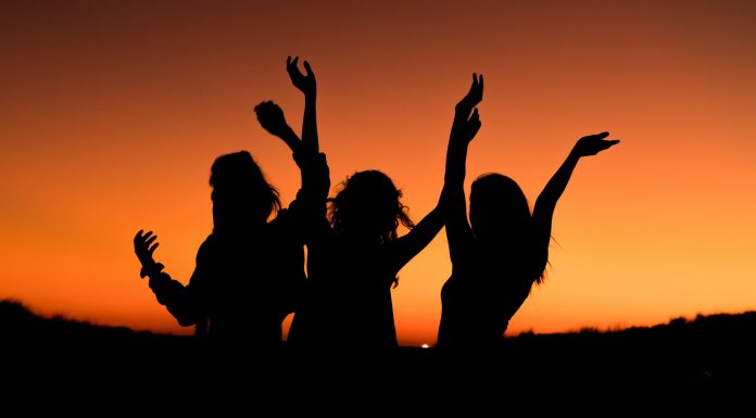 girls trip, (Image Source: Unsplash) girls trip