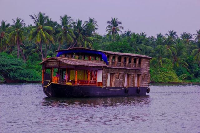 Chunnambar Houseboat in Pondicherry