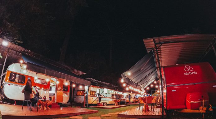Caravan, (Image Source: Pexels) Caravan, a luxurious living