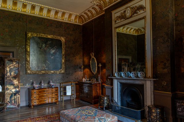 offbeat things to do in london