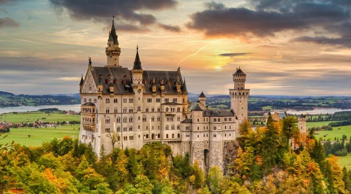 Neuschwanstein-Castle, (Image Source: Pixabay) (Image Source: Pixabay)