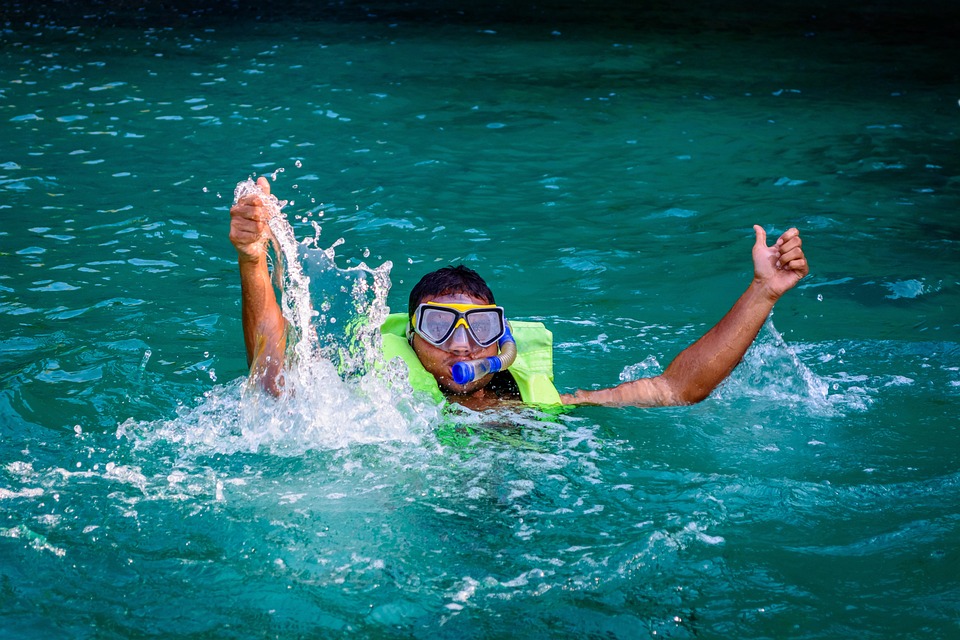 Snorkelling adventure in maldives to experience while vacationing in Maldives 