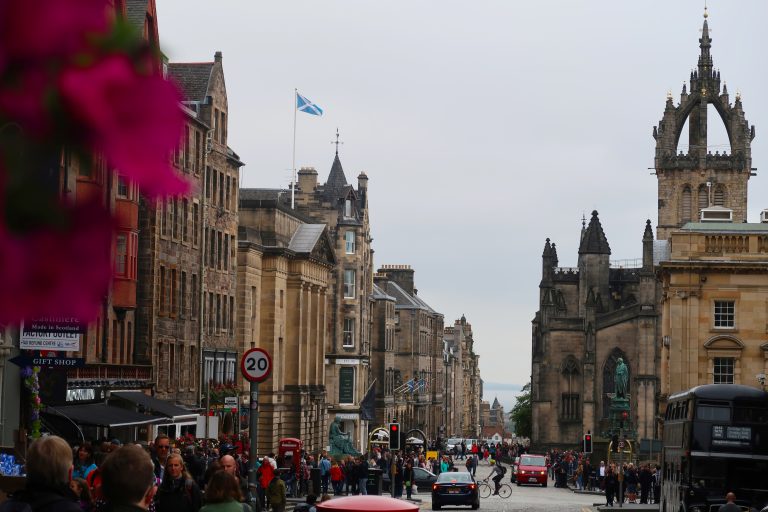 The Royal Mile in Edinburgh- A Complete Guide To Its Charms