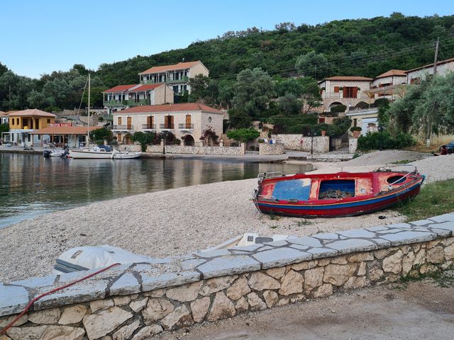 hidden rineia island greece