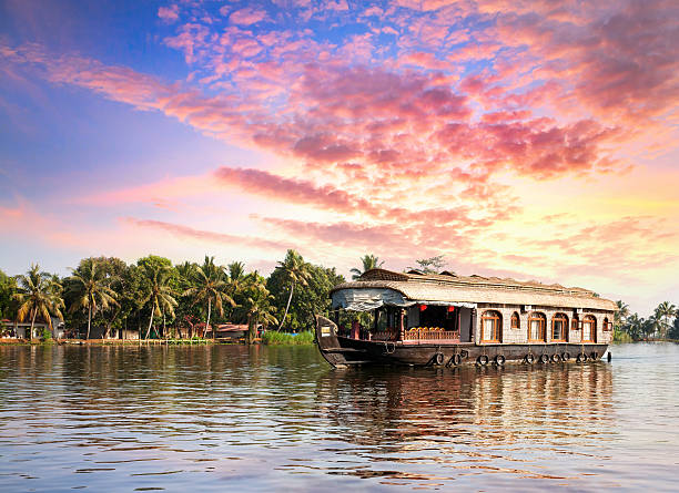 house boating in alleppey is a must try when in kerala