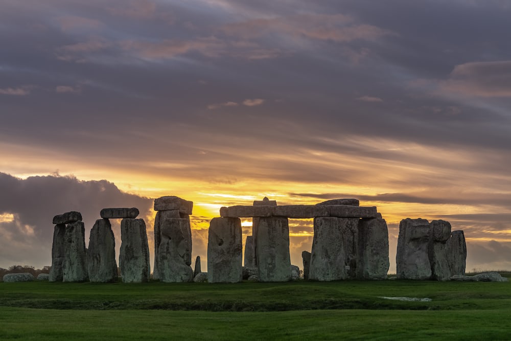 Stonehenge is a wondrous site that leaves the onlookers amazed with its beauty.