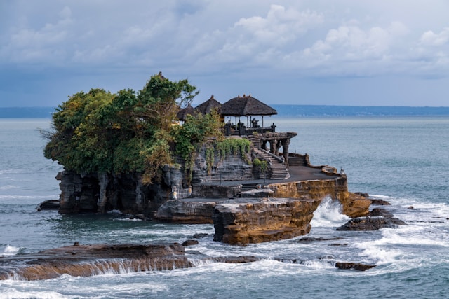best time to visit tanah lot temple is between september to December