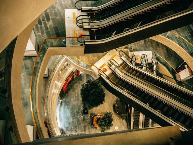 unlimited shopping at the Abu Dhabi Mall.