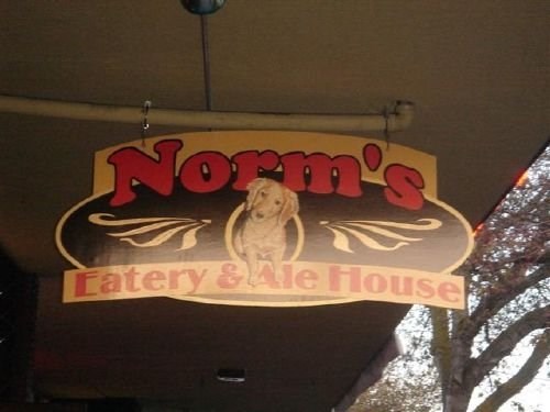 Norm’s Eatery & Ale House pet friendly restaurants