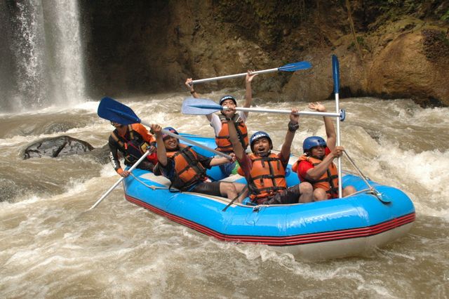 white river rafting in coorg
