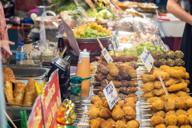 bangkok is famous for its street food