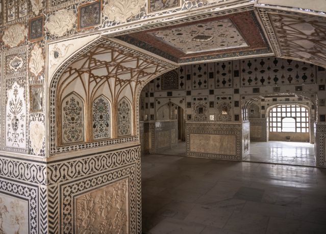 architecture of amber fort jaipur is remarkable.