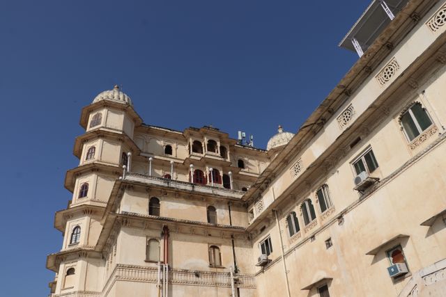 One can capture many city palace udaipur photos during your visit